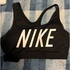 Nike sports bra size small